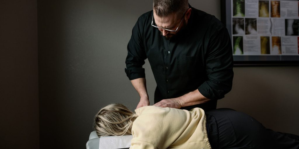 Combining chiropractic and massage for posture correction