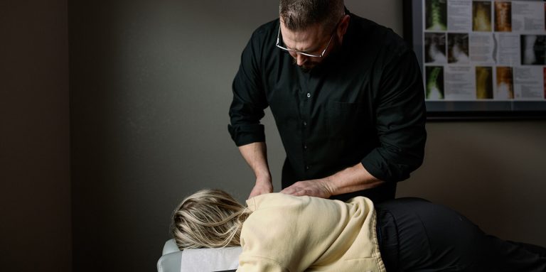 Combining chiropractic and massage for posture correction 4 Combining chiropractic and massage for posture correction